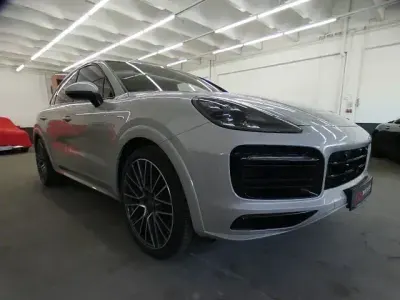 Gebraucht Porsche Cayenne Coupe GTS Sport 460 PS (338 kW) 2023 Beige Coupé