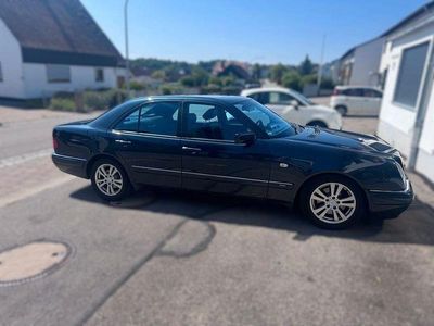 Mercedes E320