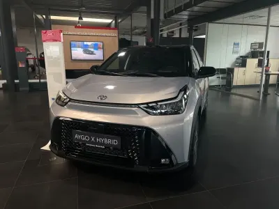 Neu Toyota Aygo X 116 PS (85 kW) 2026 Silber SUV