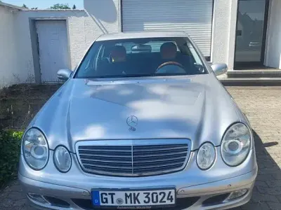 Gebraucht Mercedes E200 Classic 163 PS (119 kW) 2003 Grau Limousine