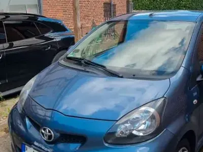 Gebraucht Toyota Aygo 68 PS (50 kW) 2009 Blau Kleinwagen
