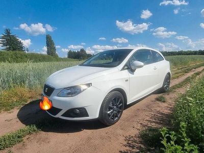 Usado Seat Ibiza SC 105 HP (77 kW) 2009 Branco Citadino