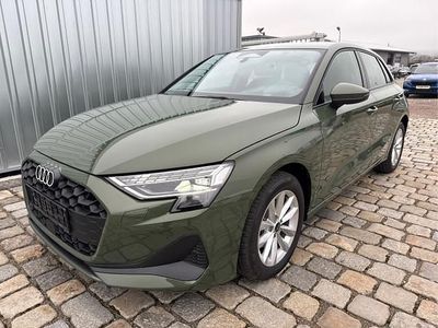 Distriktgrün metallic Neu 2025 Audi A3 Limousine | 32.490 € (Superpreis)
