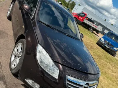 Gebraucht Opel Insignia 220 PS (161 kW) 2013 Violet Kombi