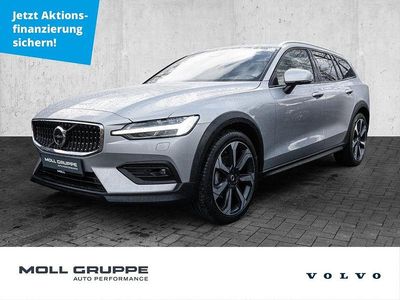 Gebraucht Volvo V60 CC Ultimate 197 PS (144 kW) 2023 Silver dawn / metallic Kombi