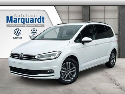 Neu VW Touran R-line 150 PS (110 kW) 2025 Pure white Van / Kleinbus