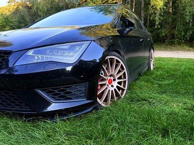 Schwarz Gebraucht 2015 Seat Leon ST CUPRA Kombi | 15.800 € (Fairer Preis)
