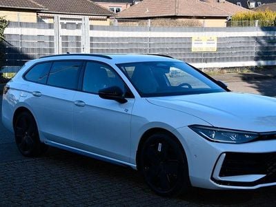 Neu VW Passat R-line 193 PS (141 kW) 2025 Diabase grey Kombi