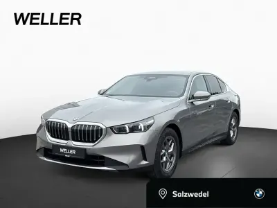 Gebraucht BMW 540 Comfort Edition 303 PS (222 kW) 2025 Oxidgrau (grau) Limousine