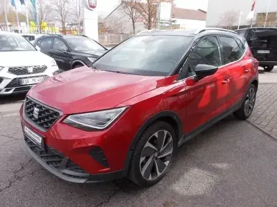 Gebraucht Seat Arona FR 110 PS (80 kW) 2022 "desire" rot, mitternachtsschw SUV