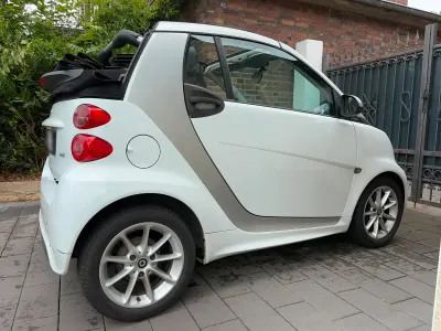 Gebraucht Smart ForTwo Cabrio Passion 74 PS (54 kW) 2012 Weiß Cabrio