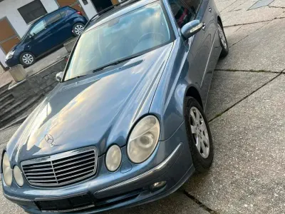 Gebraucht Mercedes E320 204 PS (150 kW) 2005 Blau Kombi