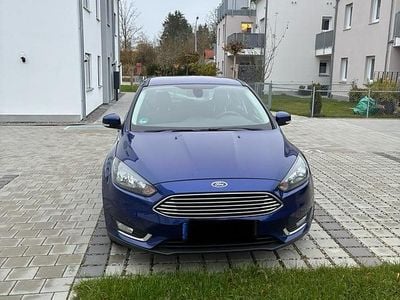 Blau Gebraucht 2015 Ford Focus Limousine | 6.100 € (Guter Preis)