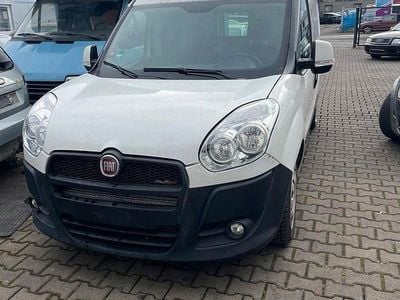Weiß Gebraucht 2012 Fiat Doblò Van / Kleinbus | 3.800 € (Guter Preis)