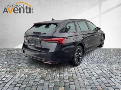 Usado Skoda Octavia Tour 150 HP (110 kW) 2025 Preto Carrinha