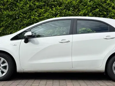 Gebraucht Kia Rio 84 PS (61 kW) 2016 Weiß Kleinwagen