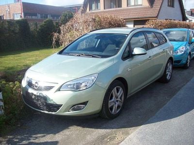 Second-hand Opel Astra 125 CP (91 kW) 2011 Gri Break