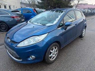 Blau Gebraucht 2010 Ford Fiesta Limousine | 1.300 € (Etwas zu teuer)