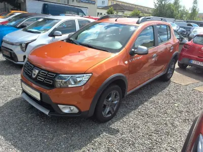 Gebraucht Dacia Sandero Celebration 90 PS (66 kW) 2018 Orange Limousine