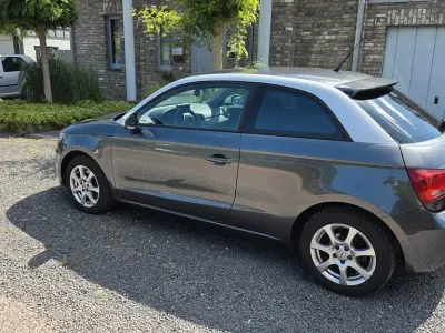 Gebraucht Audi A1 122 PS (89 kW) 2011 Grau Kleinwagen