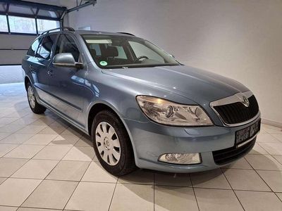 Gebraucht Skoda Octavia Family 122 PS (89 kW) 2011 Blau Kombi