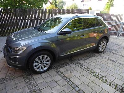 Second-hand VW T-Roc Style 150 CP (110 kW) 2021 Argintiu SUV
