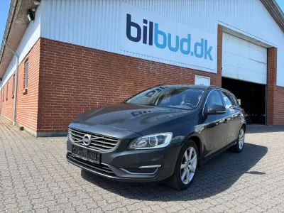 Gebraucht Volvo V60 Momentum 190 PS (139 kW) 2016 Grau Kombi