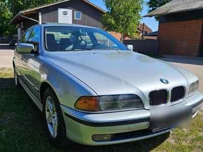 BMW 528