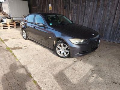 Gebraucht BMW 320 150 PS (110 kW) 2005 Grau Limousine