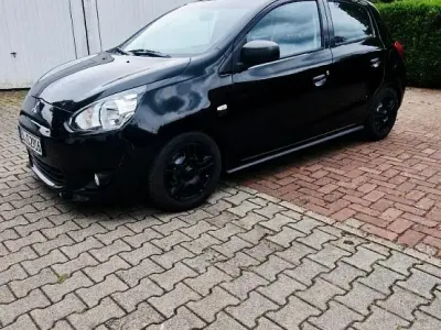 Gebraucht Mitsubishi Space Star 71 PS (52 kW) 2015 Schwarz Kleinwagen