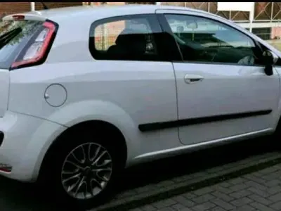 Gebraucht Fiat Punto Evo 77 PS (56 kW) 2011 Weiß Kleinwagen