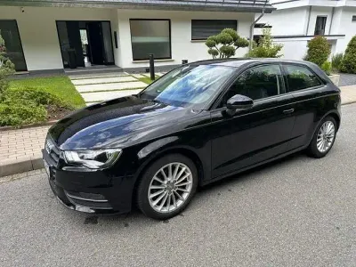 Gebraucht Audi A3 Ambiente 122 PS (89 kW) 2013 Schwarz Limousine