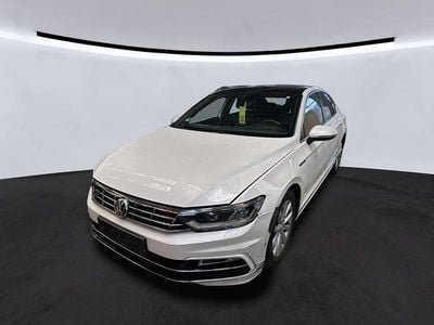 Weiß Gebraucht 2017 VW Passat R-line Limousine | 14.990 € (Guter Preis)