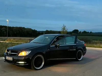 Gebraucht Mercedes C180 156 PS (114 kW) 2012 Schwarz Limousine