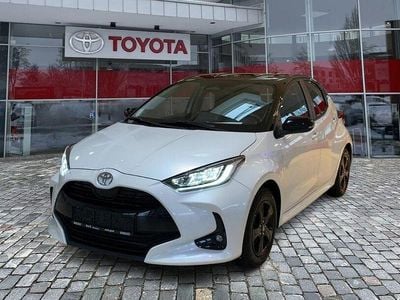 Gebraucht Toyota Yaris Hybrid Team 116 PS (85 kW) 2024 Platinum white pearl / black Kleinwagen