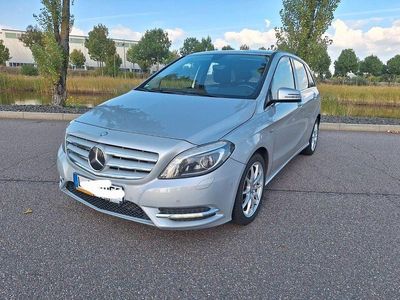 Mercedes B200