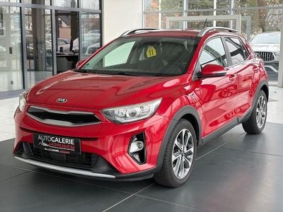 Rot Gebraucht 2017 Kia Stonic Spirit SUV | 10.900 € (Fairer Preis)
