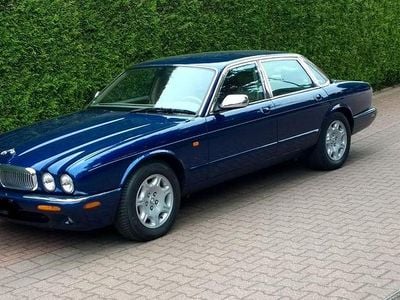 Jaguar XJ8