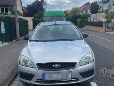 Używany Ford Focus Ambiente 90 KM (66 kW) 2005 Srebrny Kombi