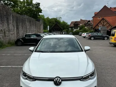Gebraucht VW Golf VIII Style 131 PS (96 kW) 2020 Weiß Kleinwagen