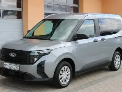 Używany Ford Tourneo Courier Trend 125 KM (91 kW) 2025 Srebrny Minivan