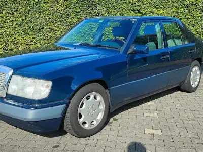 Gebraucht Mercedes E260 160 PS (117 kW) 1992 Blau Limousine