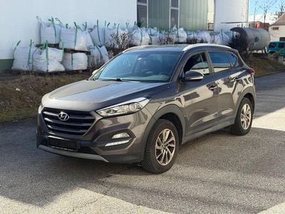 Usata Hyundai Tucson Trend 132 CV (97 kW) 2017 Grigio SUV