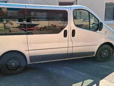 Gebraucht Nissan Primastar 115 PS (84 kW) 2009 Silber Van / Kleinbus