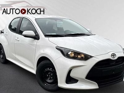 Weiß Neu 2025 Toyota Yaris Hybrid Business Edition Limousine | 23.840 € (Guter Preis)