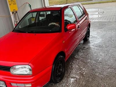 Gebraucht VW Golf III 75 PS (55 kW) 1997 Rot Kleinwagen