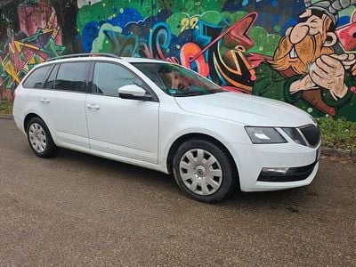 Weiß Gebraucht 2017 Skoda Octavia Ambition Kombi | 6.800 € (Etwas zu teuer)