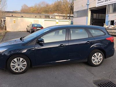 Gebraucht Ford Focus Trend 101 PS (74 kW) 2018 Blau Limousine