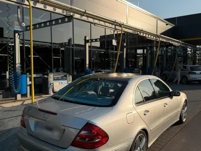 Gebraucht Mercedes E270 Avantgarde 177 PS (130 kW) 2003 Silber Limousine