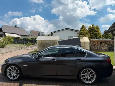 Gebraucht BMW 530 258 PS (189 kW) 2014 Braun Limousine